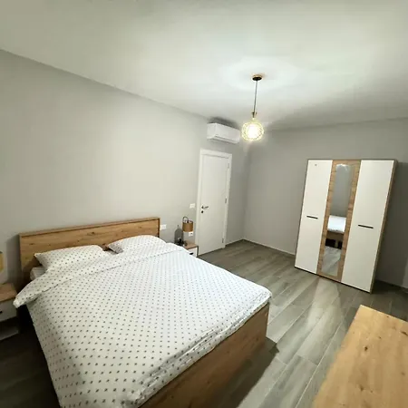 Daire For Up To 3 Guests Tiran